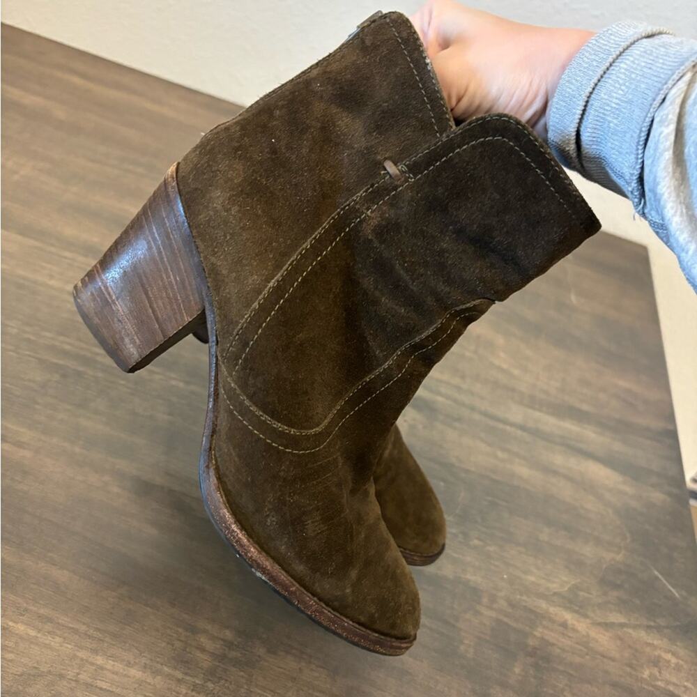 Aquatalia Suede Ankle Boots size 8